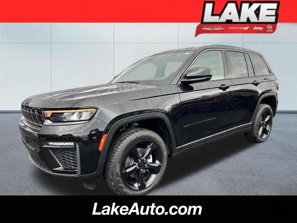 2026 Jeep Grand Cherokee Limited in Diamond Black Crystal Pearl-Coat Exterior Paint — front three-quarter view