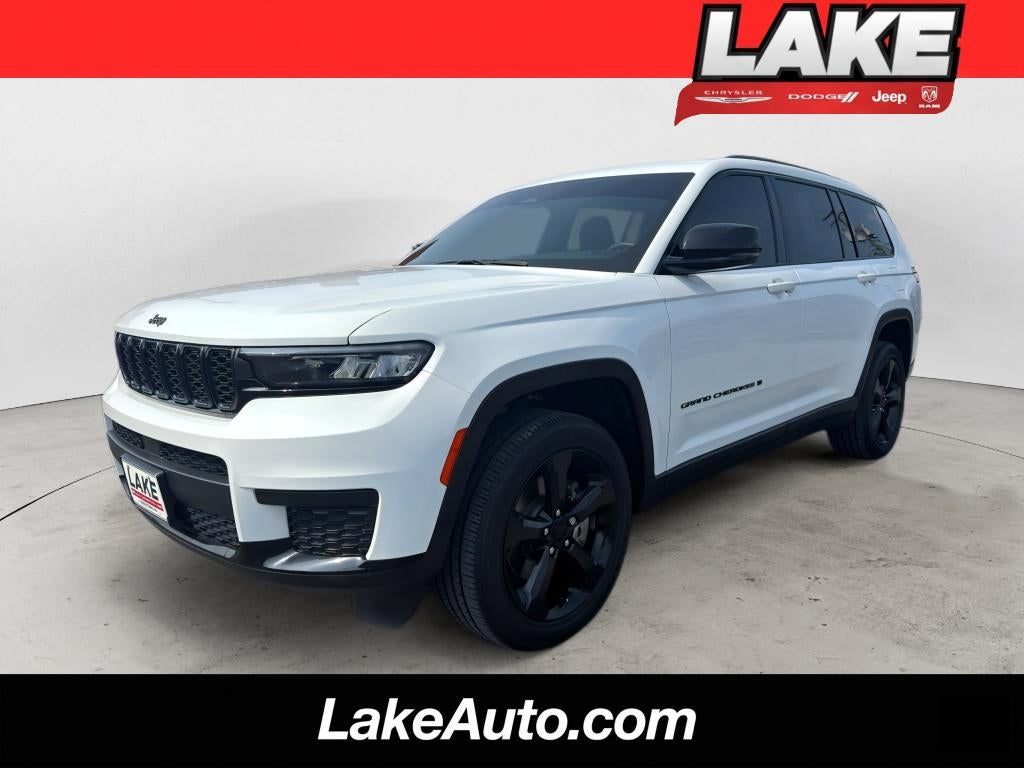 2023 Jeep Grand Cherokee L Altitude in Bright White Clearcoat — front three-quarter view