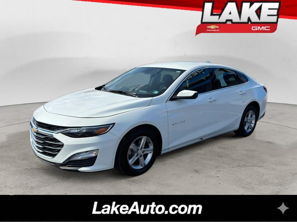 2024 Chevrolet Malibu 1LT in Summit White — front three-quarter view