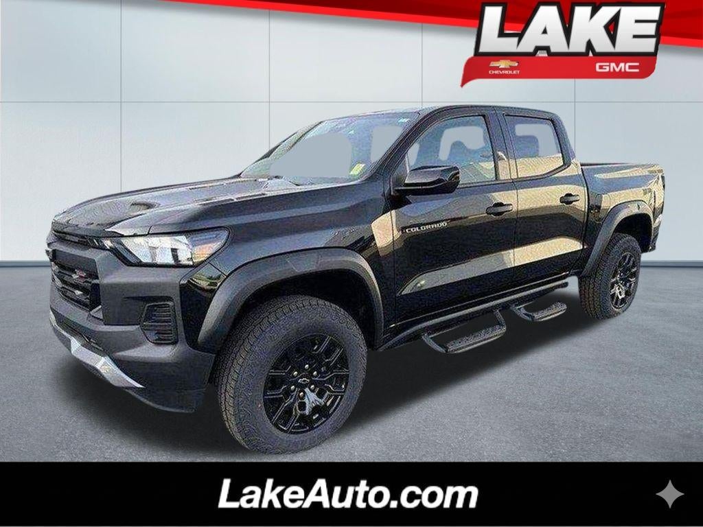 2026 Chevrolet Colorado Trail Boss in Black — front three-quarter view