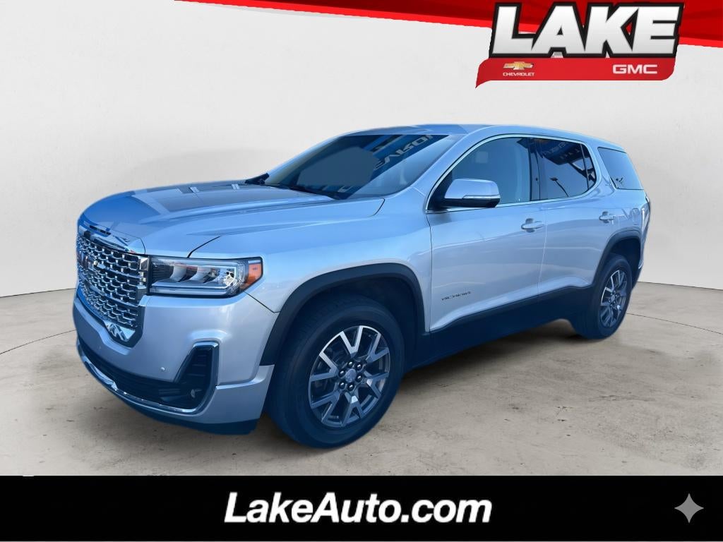2020 GMC Acadia SLE in Quicksilver Metallic — front three-quarter view