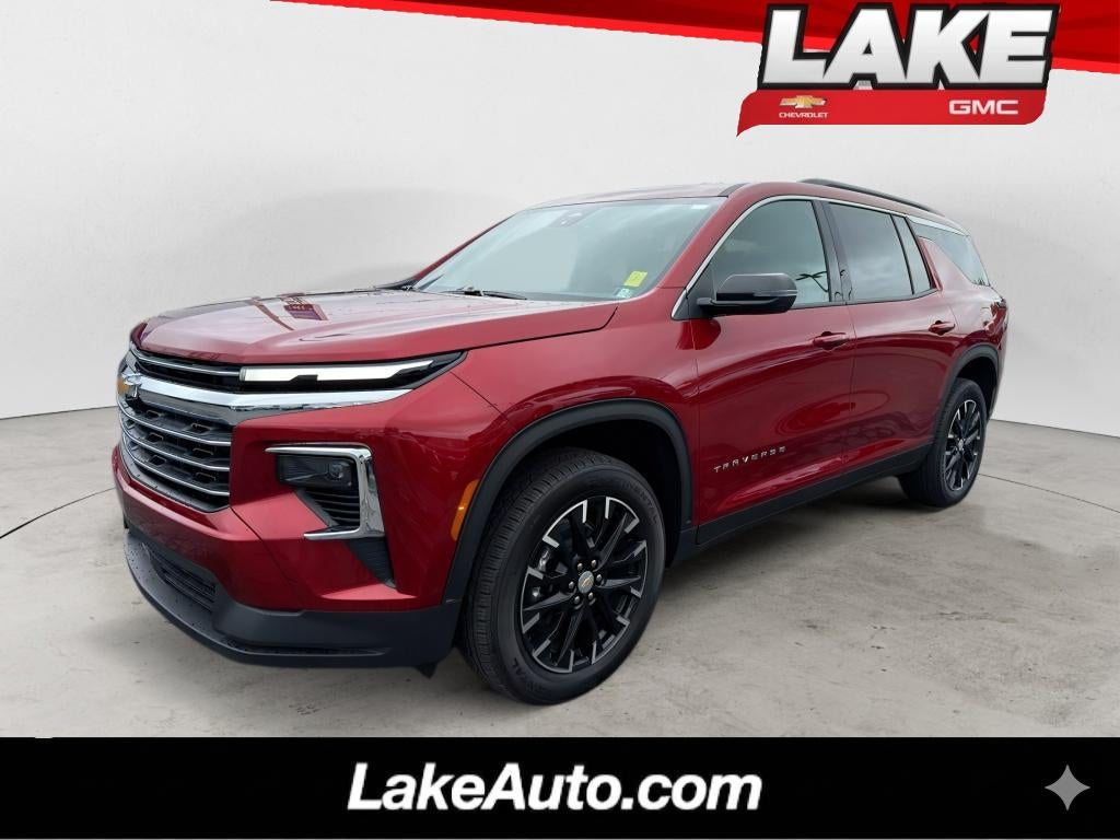 2026 Chevrolet Traverse LT in Radiant Red Tintcoat — front three-quarter view