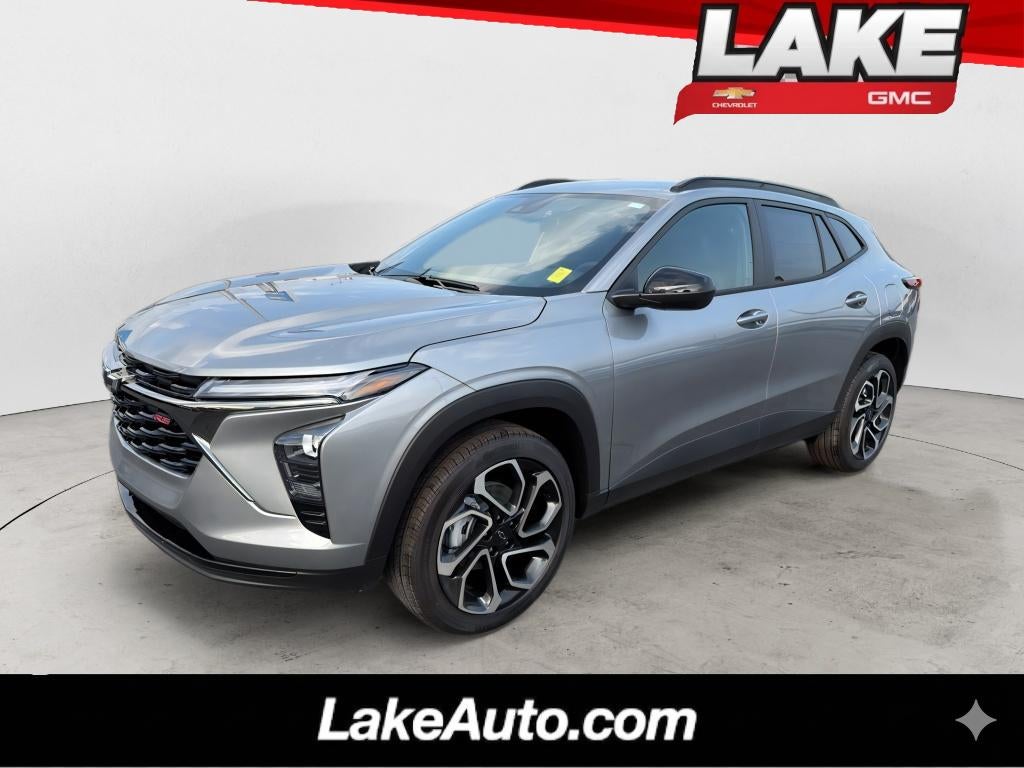 2026 Chevrolet Trax 2RS in Sterling Gray Metallic — front three-quarter view