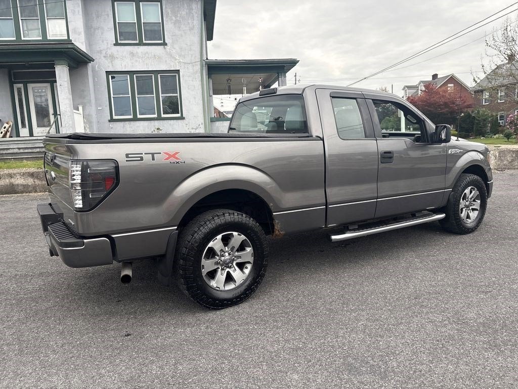 2013 Ford F-150 — interior view