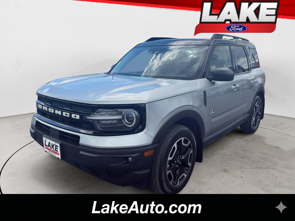 2021 Ford Bronco Sport Outer Banks in Iconic Silver Metallic — front three-quarter view