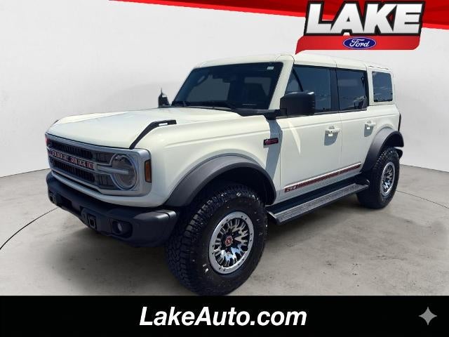 2026 Ford Bronco Outer Banks in Wimbledon White — front three-quarter view